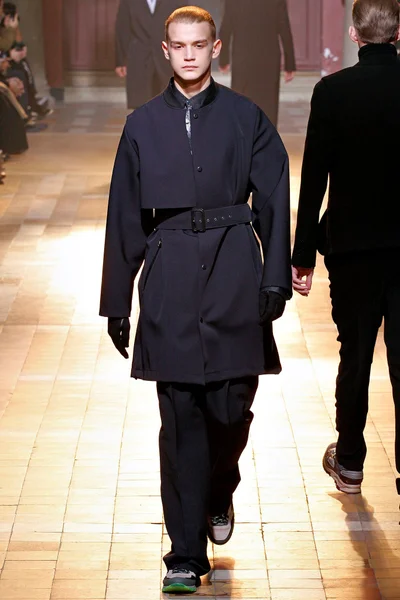 Look 3